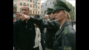 Animiertes Vorschaubild für Police