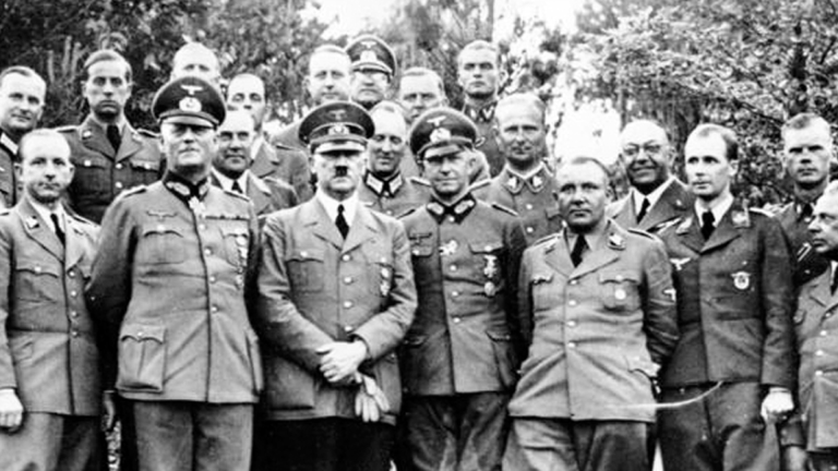 Vorschaubild für Men behind Hitler I