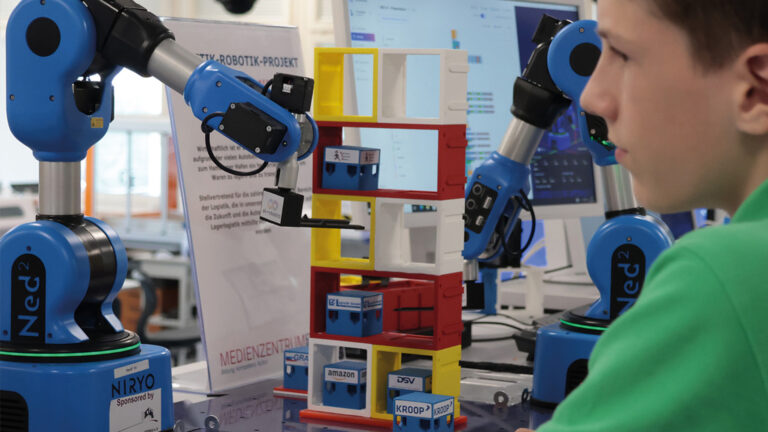 Vorschaubild für Roboterarme in der Schule